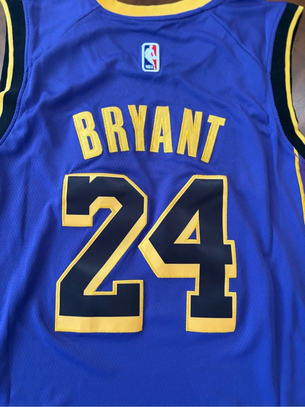 Los Angeles Lakers Purple Kobe Bryant Basketball Jersey Size XL